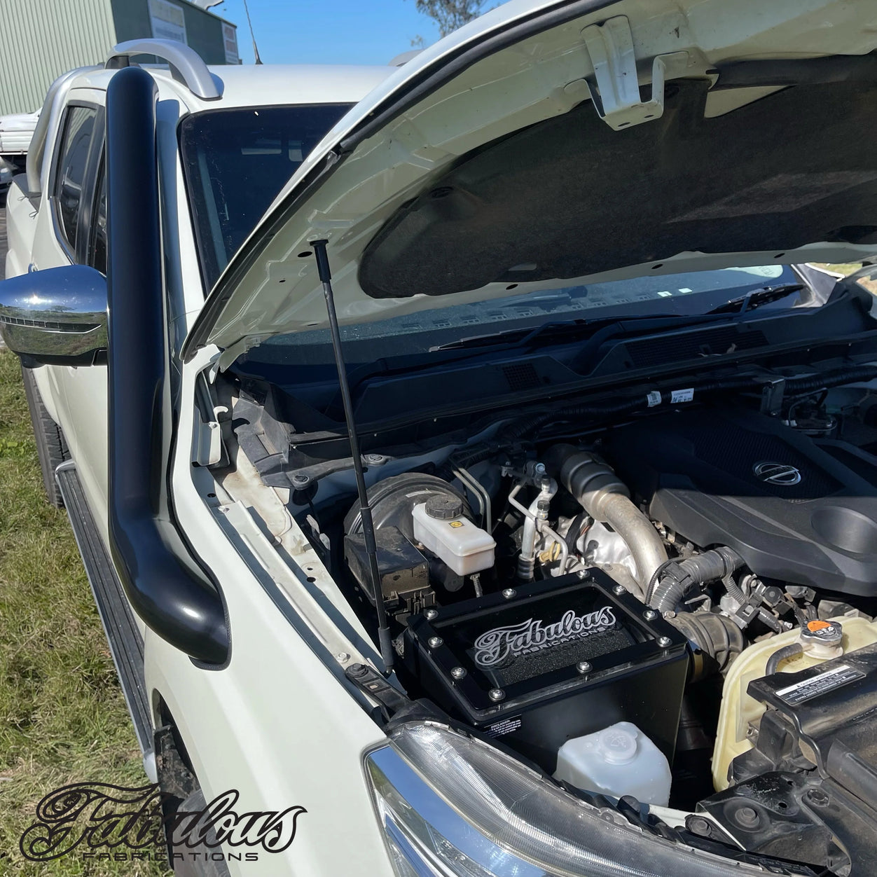 NISSAN NAVARA NP300/D23 MID ENTRY STAINLESS SNORKEL AND ALLOY AIRBOX KIT