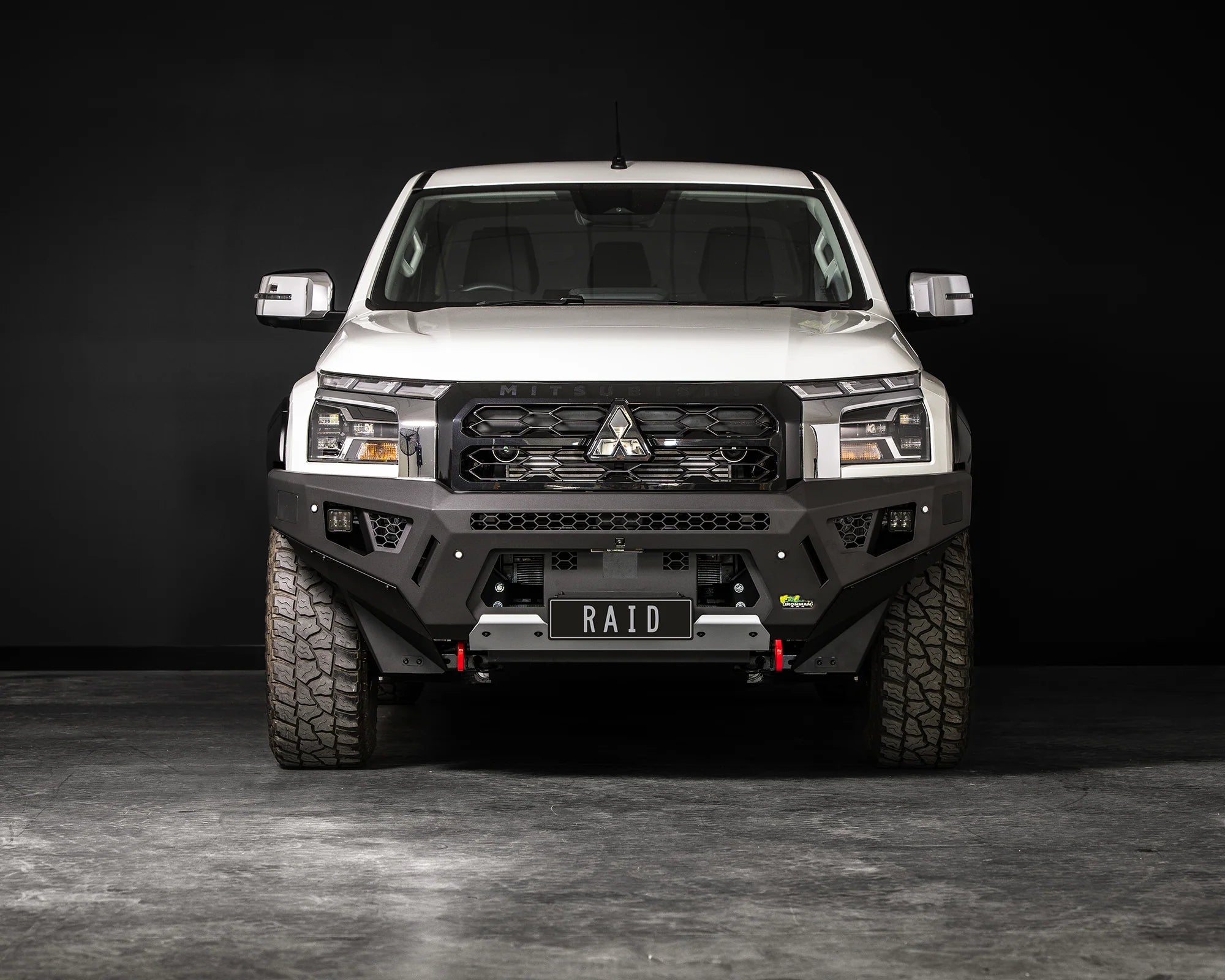 IRONMAN RAID BULL BAR - MITSUBISHI TRITON MV